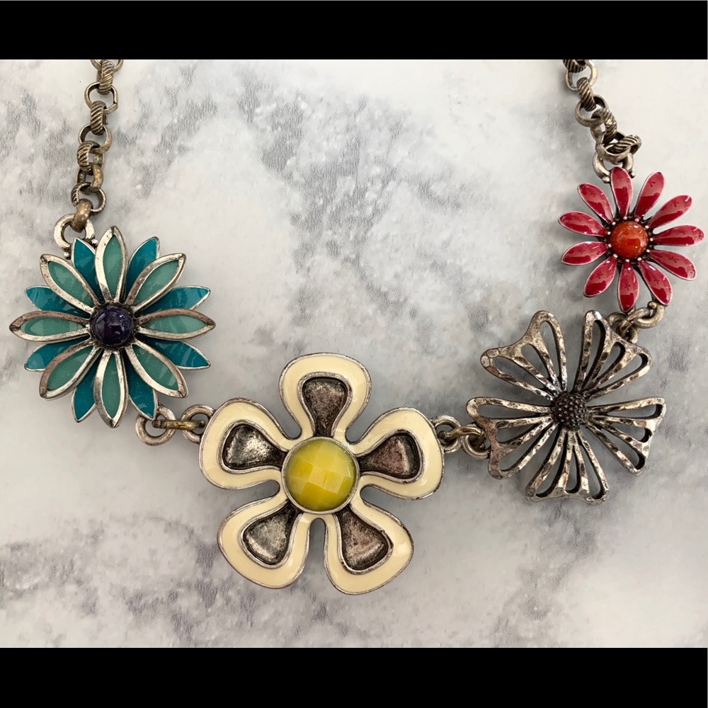 Lucky Brand flower necklace silver